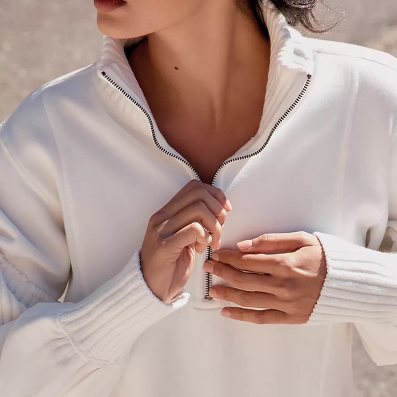 Daily Practice Mock-Neck Half-Zip Pullover - Picture 3 of 4